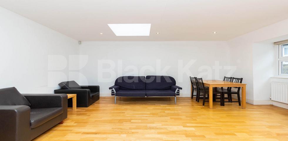 			LUXURY TWO BED TWO BATH  MINUTES TO TUBE!, 2 Bedroom, 2 bath, 1 reception Flat			 Kings Terrace, CAMDEN